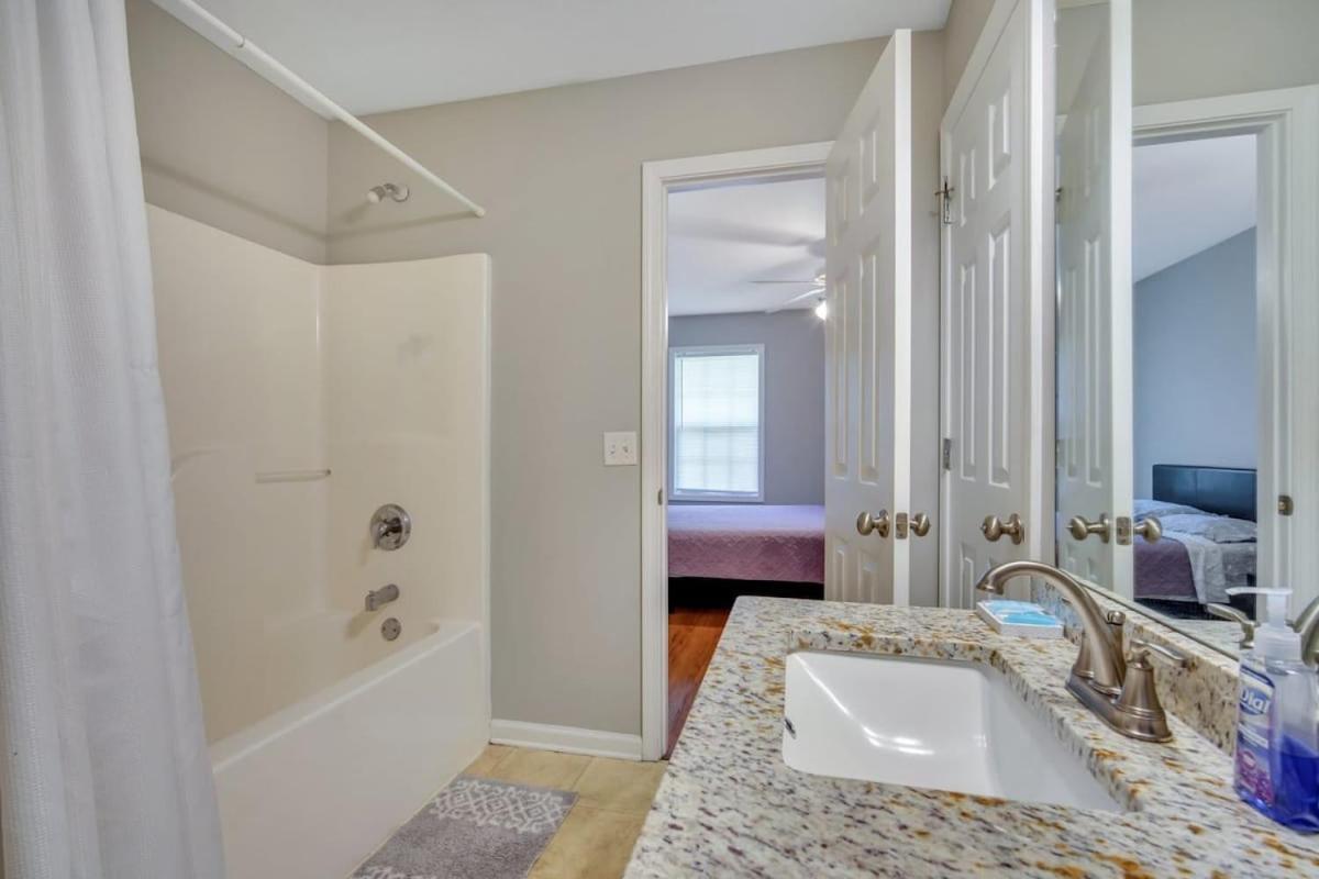 Charming Gray Home- 5 Mins From Gsu! Statesboro Exterior foto