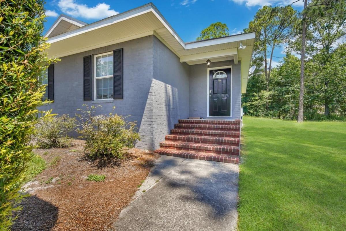 Charming Gray Home- 5 Mins From Gsu! Statesboro Exterior foto