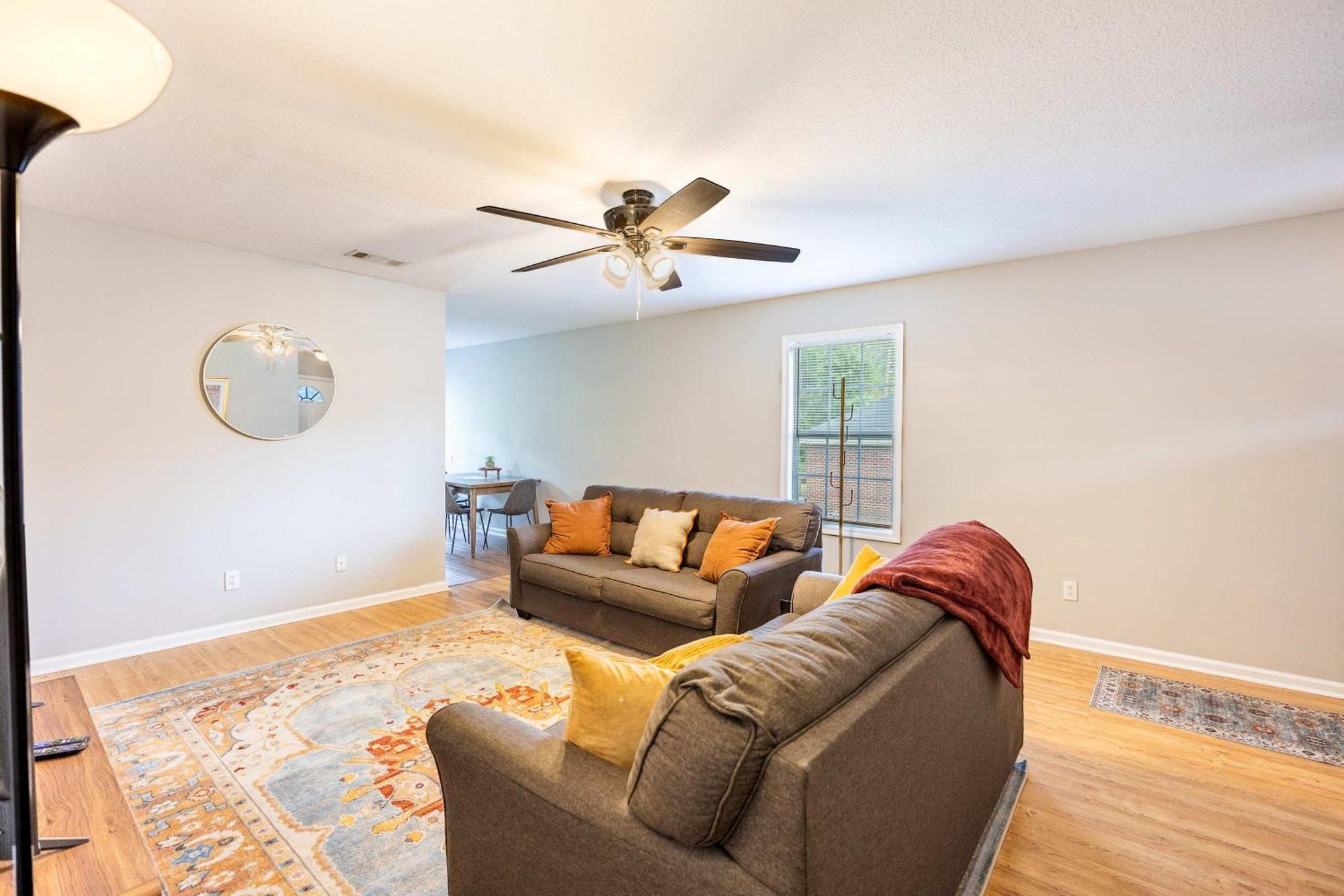Charming Gray Home- 5 Mins From Gsu! Statesboro Exterior foto